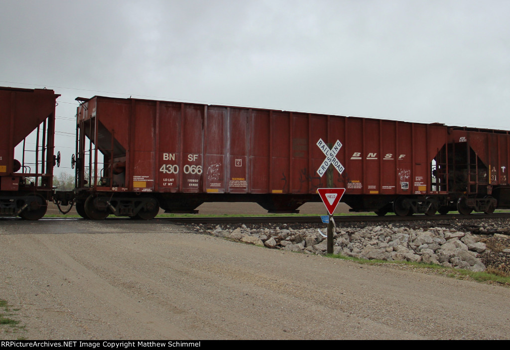 BNSF FMC Covered Hopper